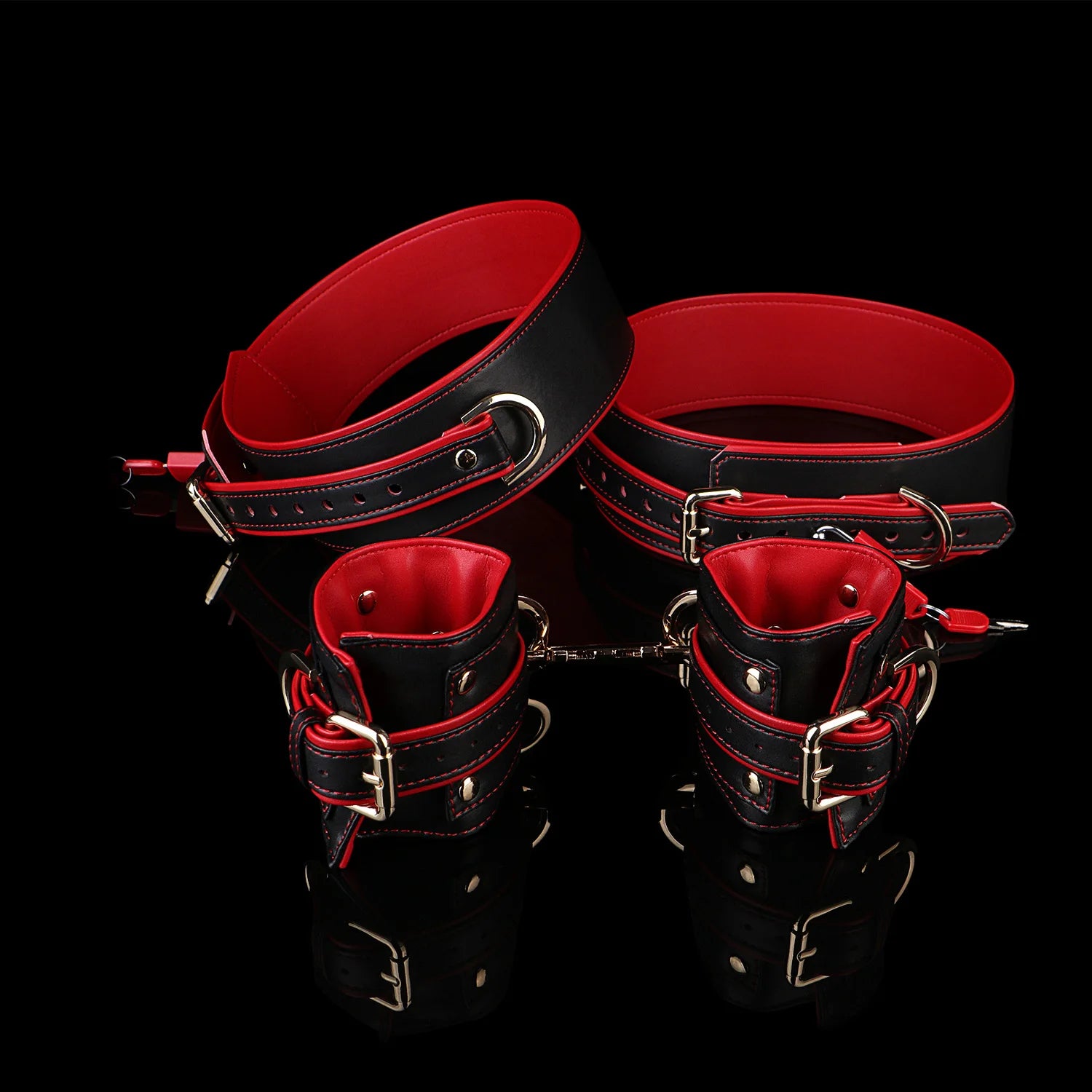 Set Bondage BDSM in Pelle con Manette